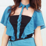 Azul con volantes